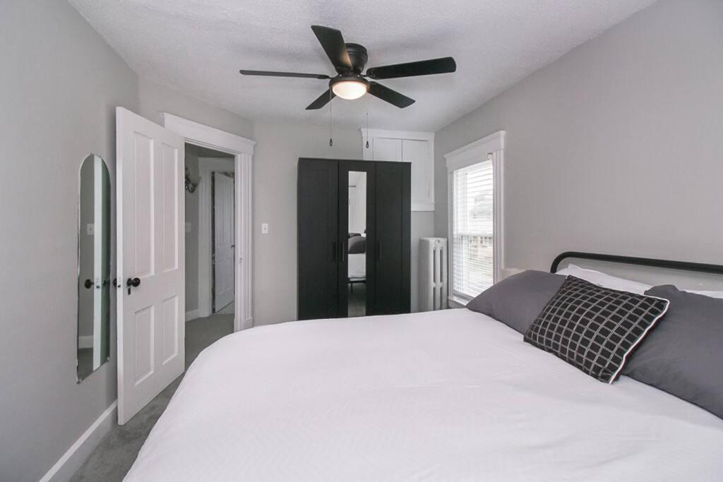 Lakeside Home In Lorain Extérieur photo