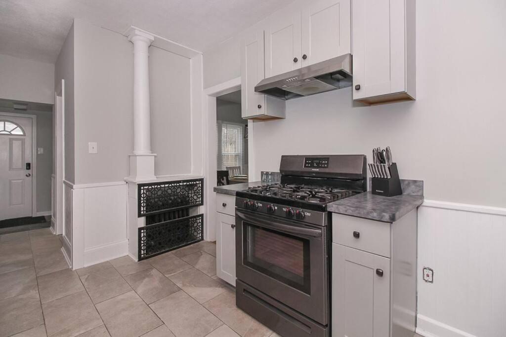 Lakeside Home In Lorain Extérieur photo