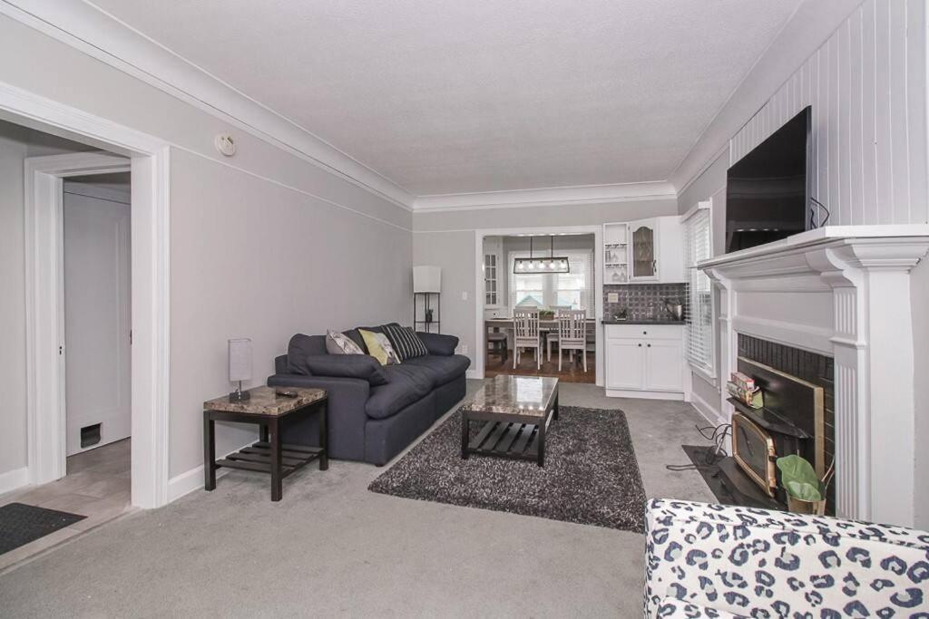 Lakeside Home In Lorain Extérieur photo