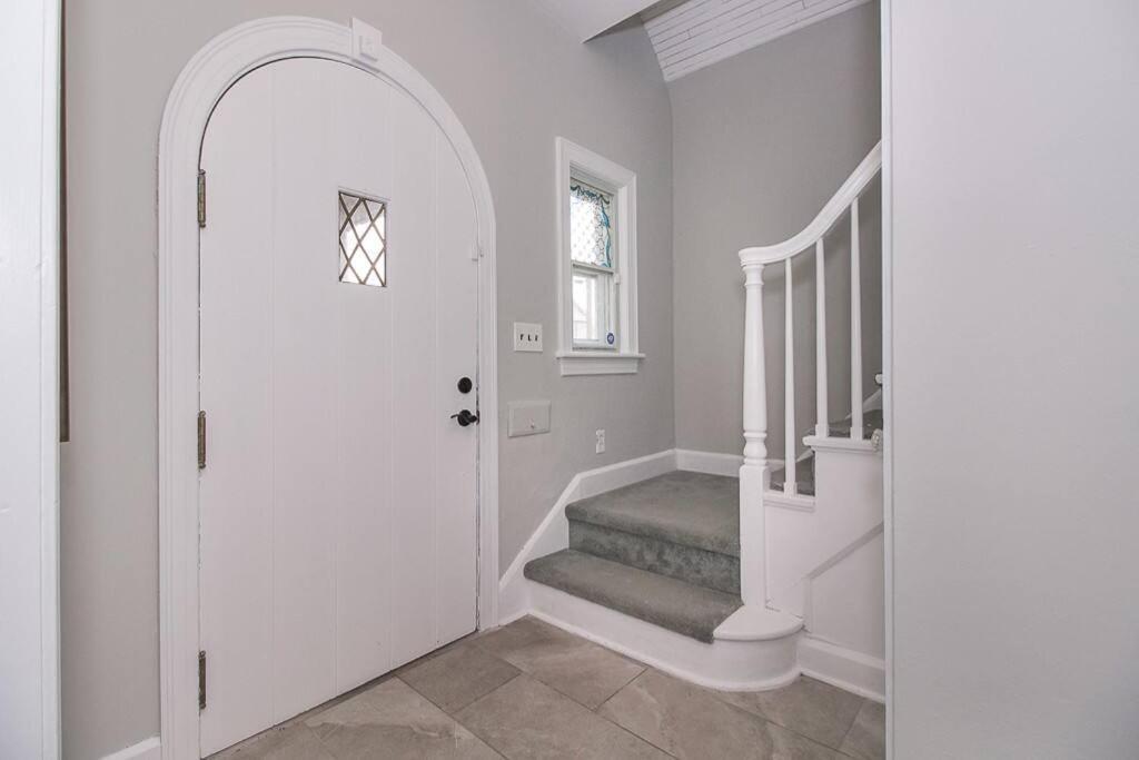 Lakeside Home In Lorain Extérieur photo